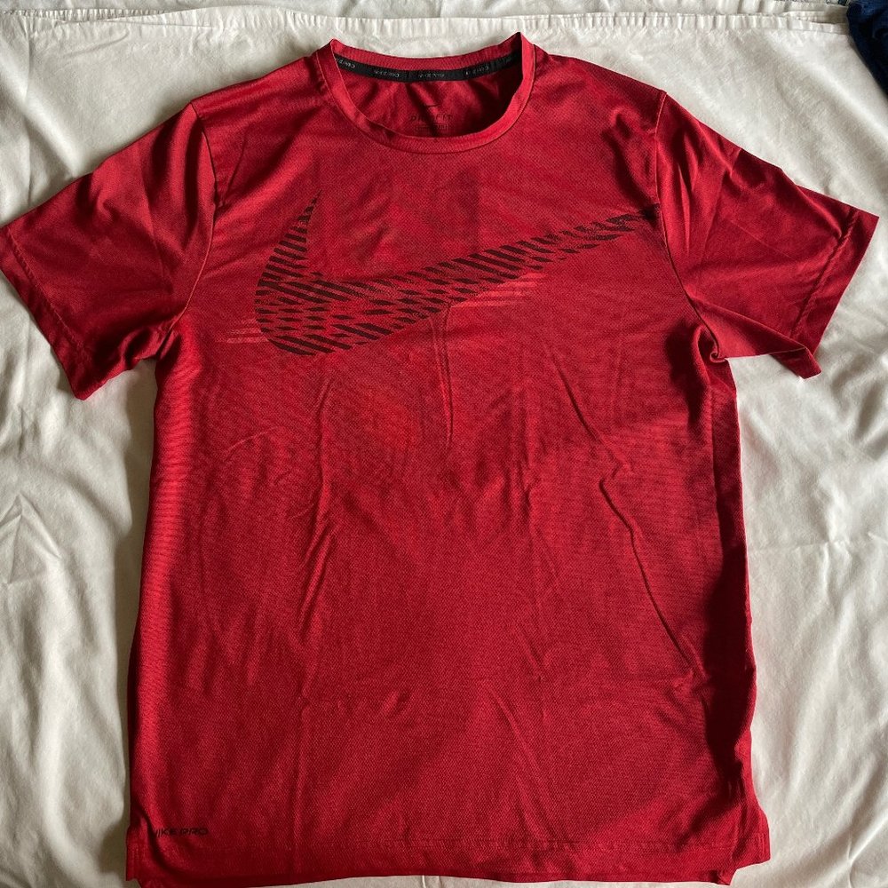Nike Men's Short Sleeve Athletic Shirt